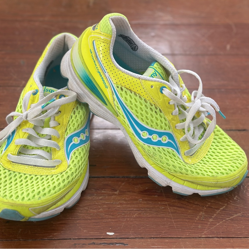 Saucony Shadow Genesis 15105-16 Womens Running Shoes US Size 8 Yellow